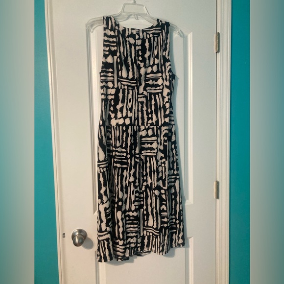 Dress - Picture 2 of 3